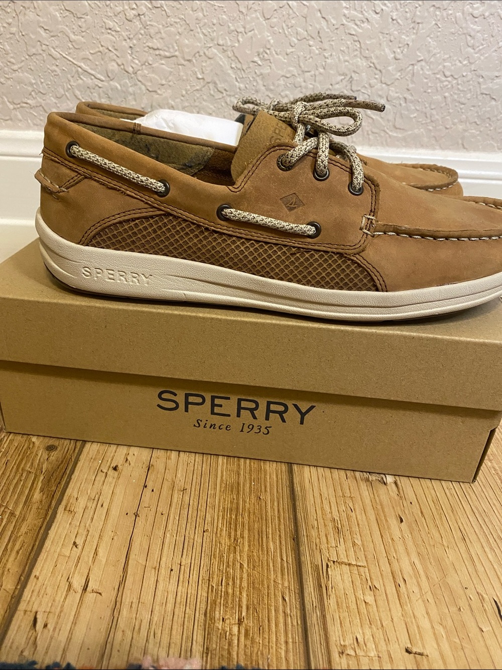 Like New Sperry Big Boy Brown Leather Boat Shoes Size 7M worn once
